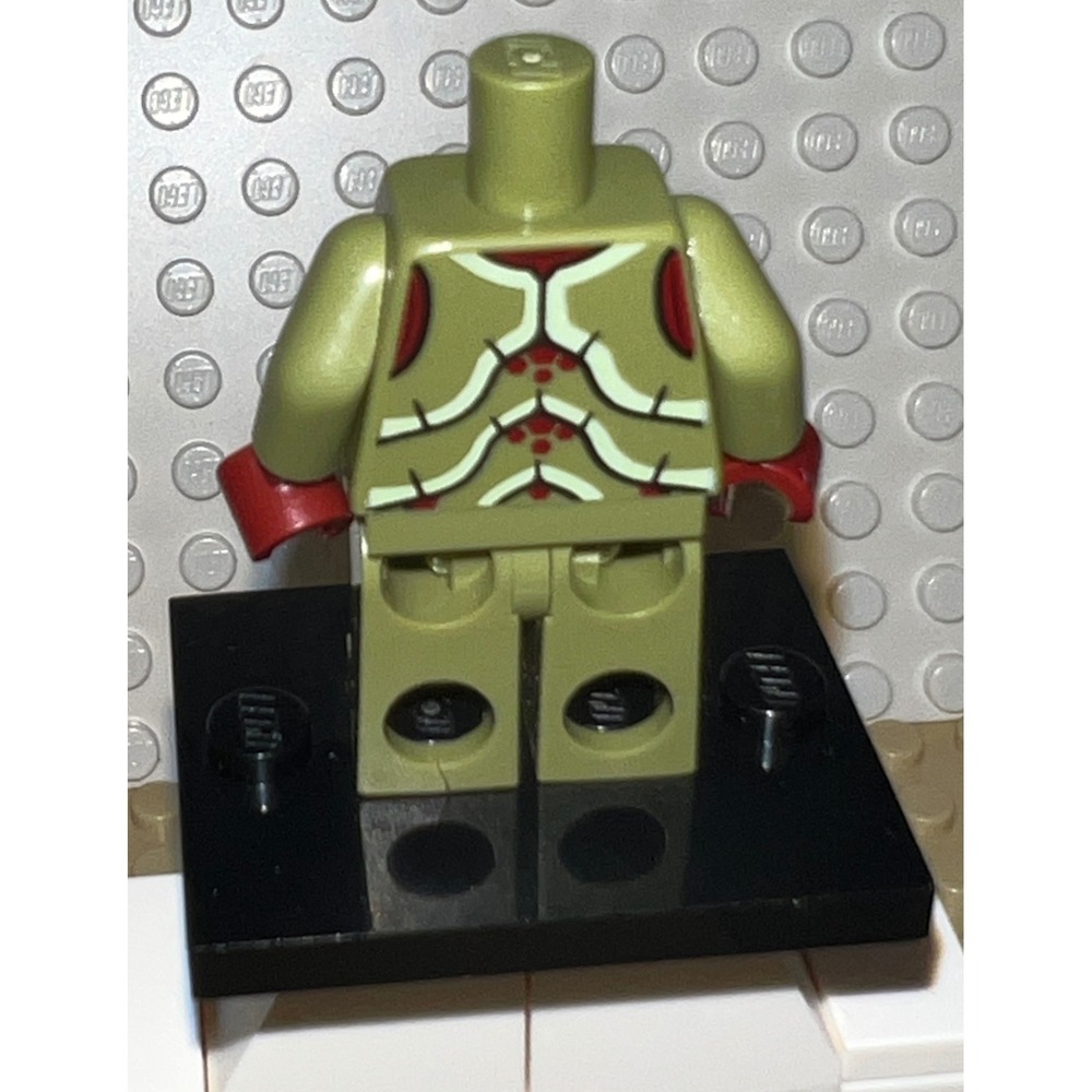LEGO Galaxy Squad Alien Mosquito Minifigure gs002 Small Crack Torso No Antennas - Picture 8 of 8